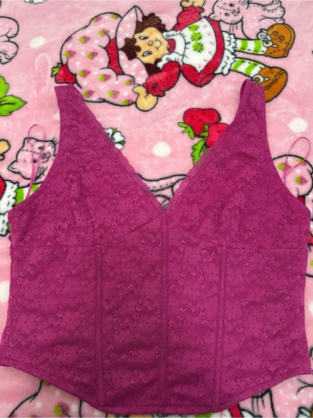 Lace V-Neck Tank Top in Fuchsia